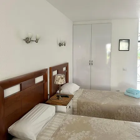 Pool View Studio Apartment Ref C015 *